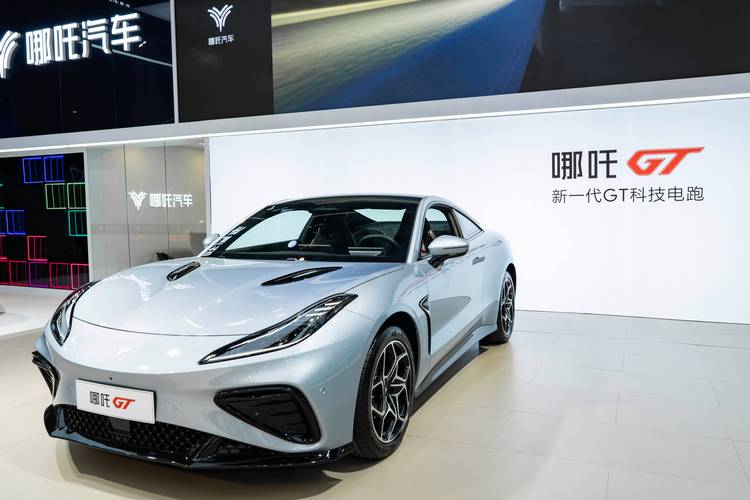 成都双流区利旺恒企业管理咨询哪吒汽车在智能汽车领域的表现，领途汽车在新能源汽车市场中的影响力